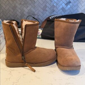 UGG kids tan Suede Boots with Zipper